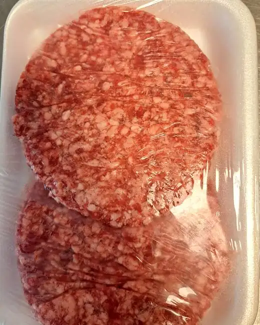 Hamburguesas caseras de ternera angus en bandeja